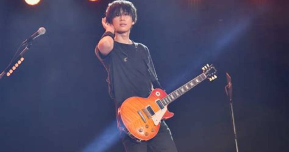 Bump of Chicken%E3%83%A1%E3%83%B3%E3%83%90%E3%83%Bc%E3%81%Ae%E6%84%9B%E7%94%A8%E6%A9%9F%E6%9D%90 %E3%83%93%E3%82%B8%E3%83%A5%E3%82%A2%E3%83%Ab%E5%A4%89%E9%81%B7%E3%82%92%E5%Be%B9%E5%Ba%95%E6%Af%94%E8%Bc%83 150. Jpg