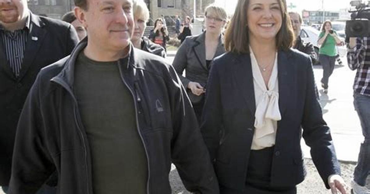 Danielle Smith Faq Husband Children Stepfamily and Net