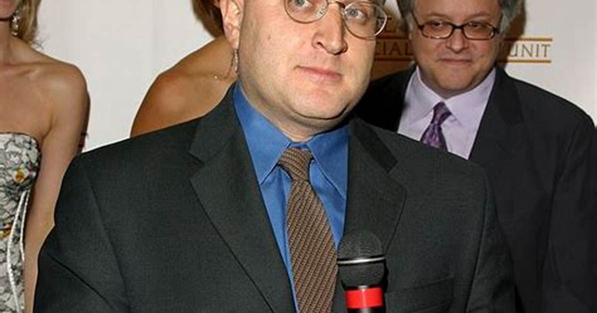 David Kissinger Height in Photos Visual Evidence from Memorials And