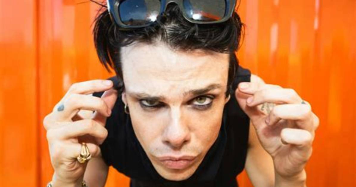 Did Yungblud Purposefully Flash the Camera with Billie Eilish