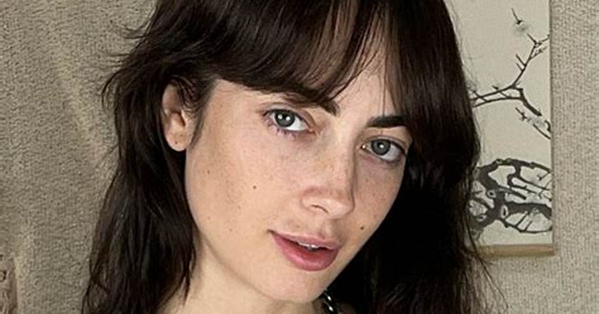 Everything to Know About Lily Alcott Pov Origins Accounts And