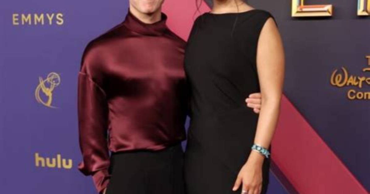 Finn Bennett Height Visual Comparison Red Carpet Photos vs On