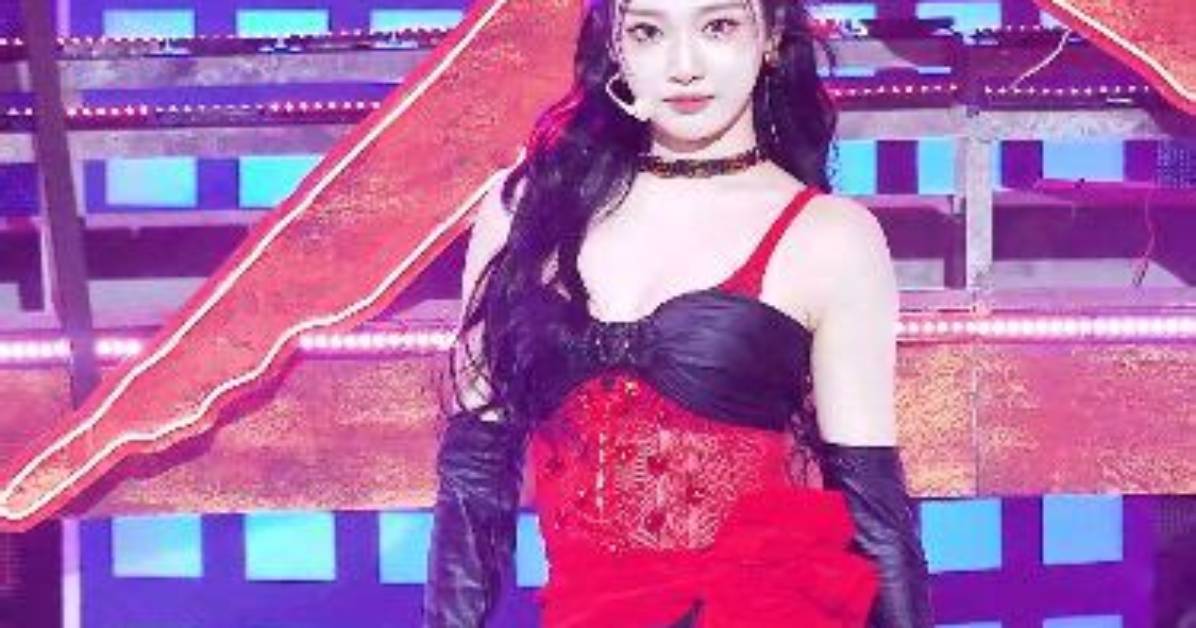 From Stage Outfits to Drama Chic Evidence Proving Hyeri S Legendary K Pop