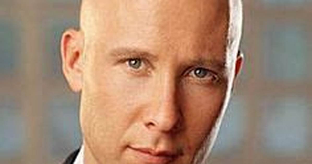 How Tall Is Michael Rosenbaum Fact Checking Lex Luthor S