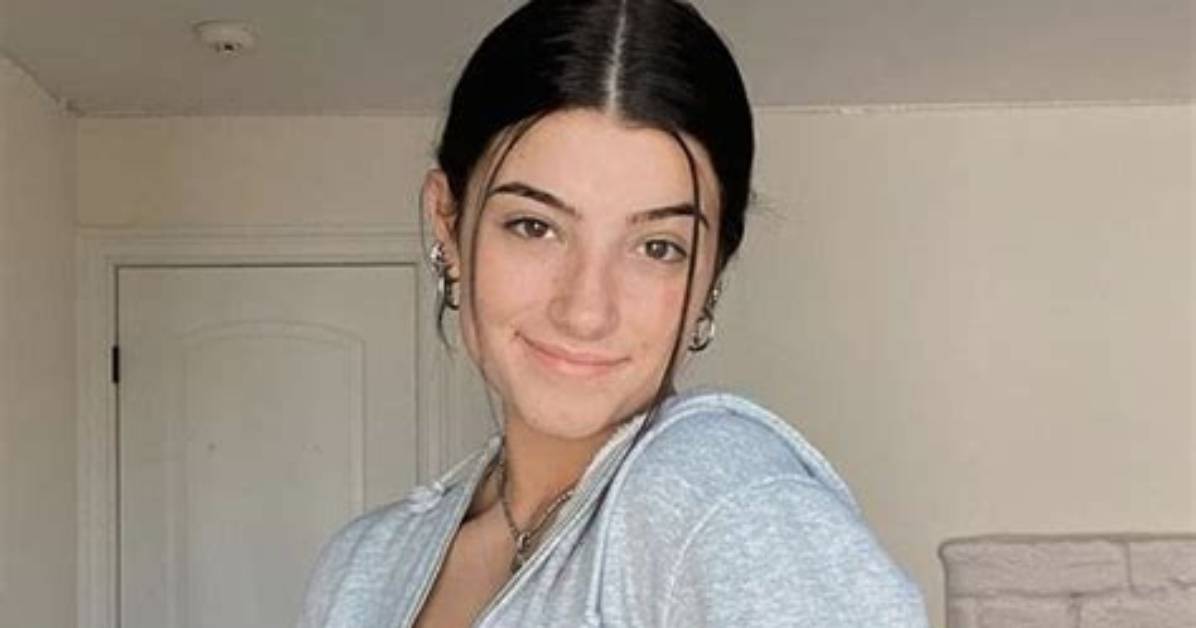 Inside Charli D Amelio S Viral Throwback Photo What the Tiktok Star
