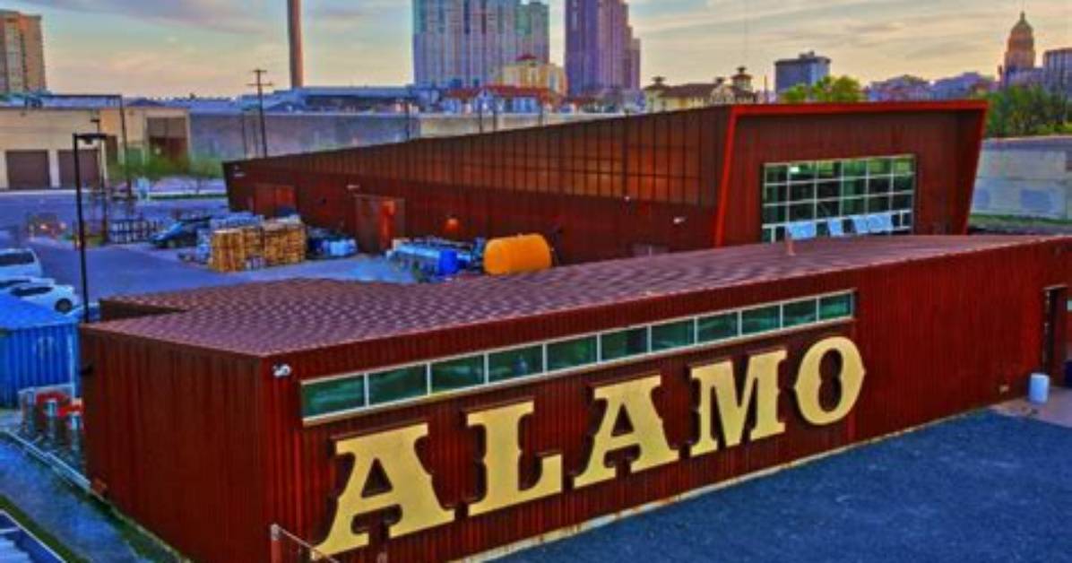 Inside San Antonio S Best Alamo Social Pubs Dive Bars And