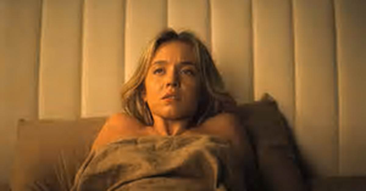 Inside Sydney Sweeney S Viral Hotel Scene in the Housemaid Director S on Set