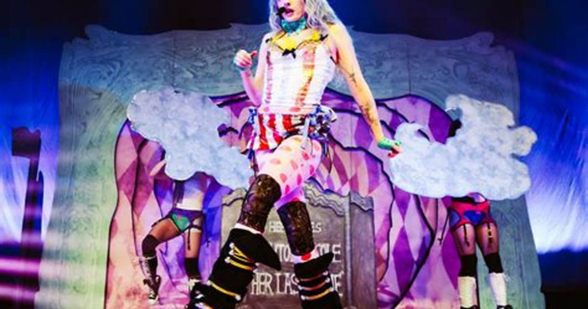 Inside the Smoochies Universe Ashnikko S Evolution in 7 Key