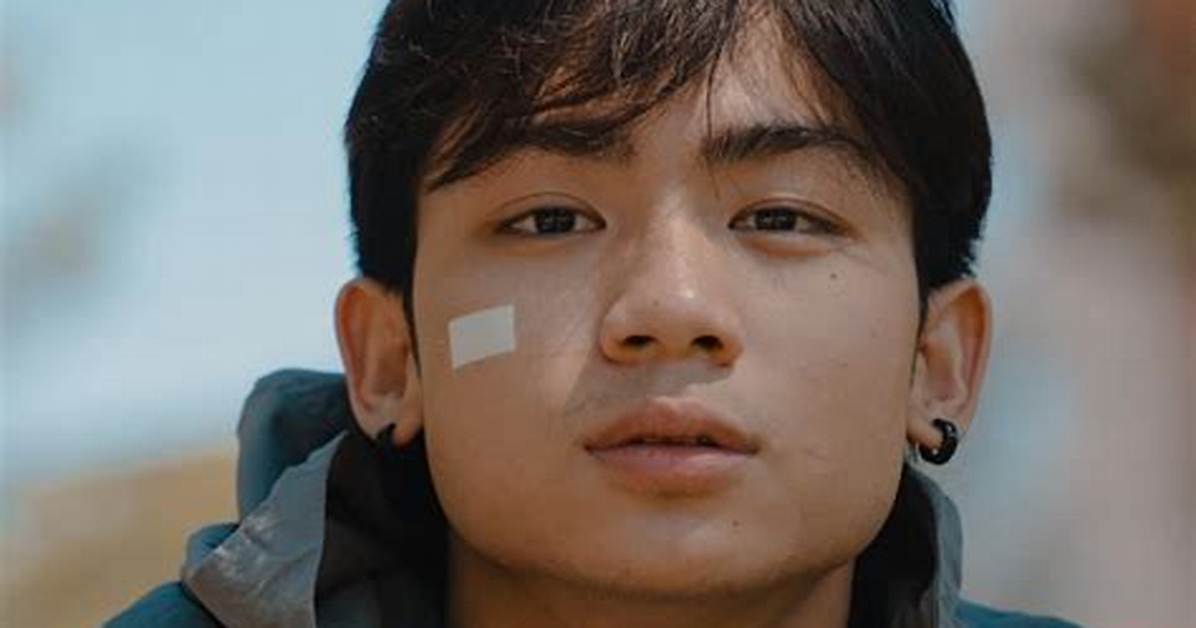 Jeo Ong S High School Graduation Photos Reveal His True Age And