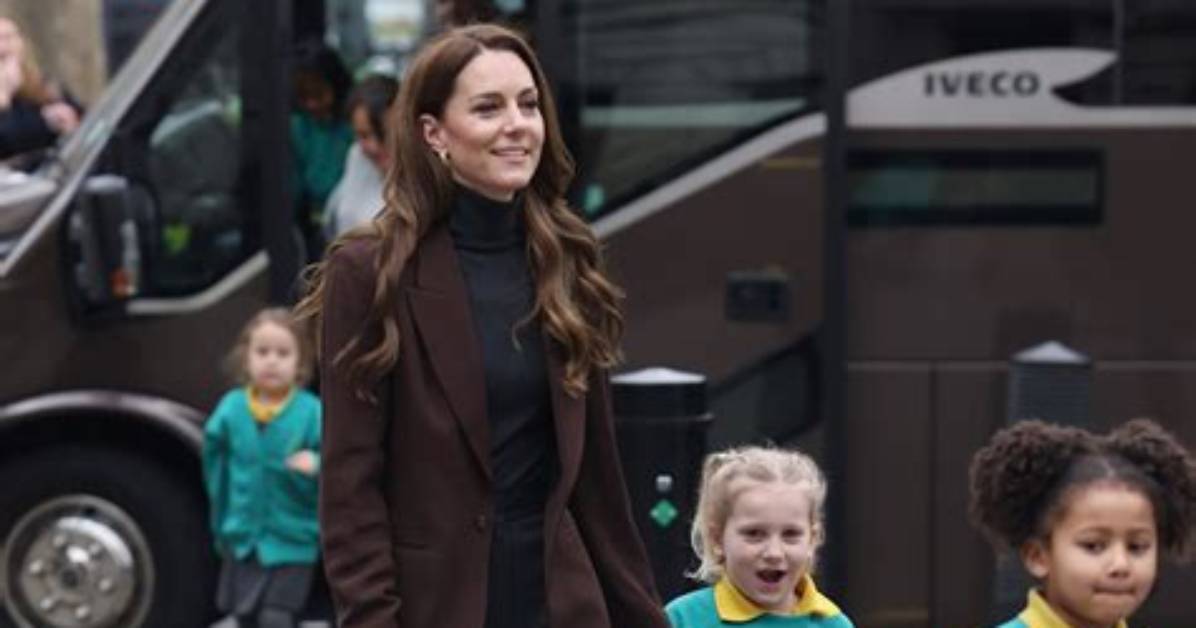 Kate Middleton S Minibus Ride Explained Everything to Know About the Viral Royal