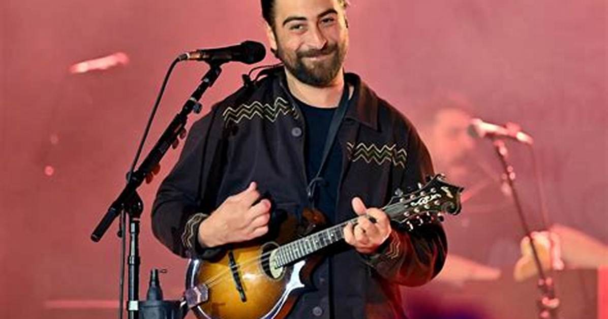 Noah Kahan S Touring Band Takes the World Stage from Tiny Desk To