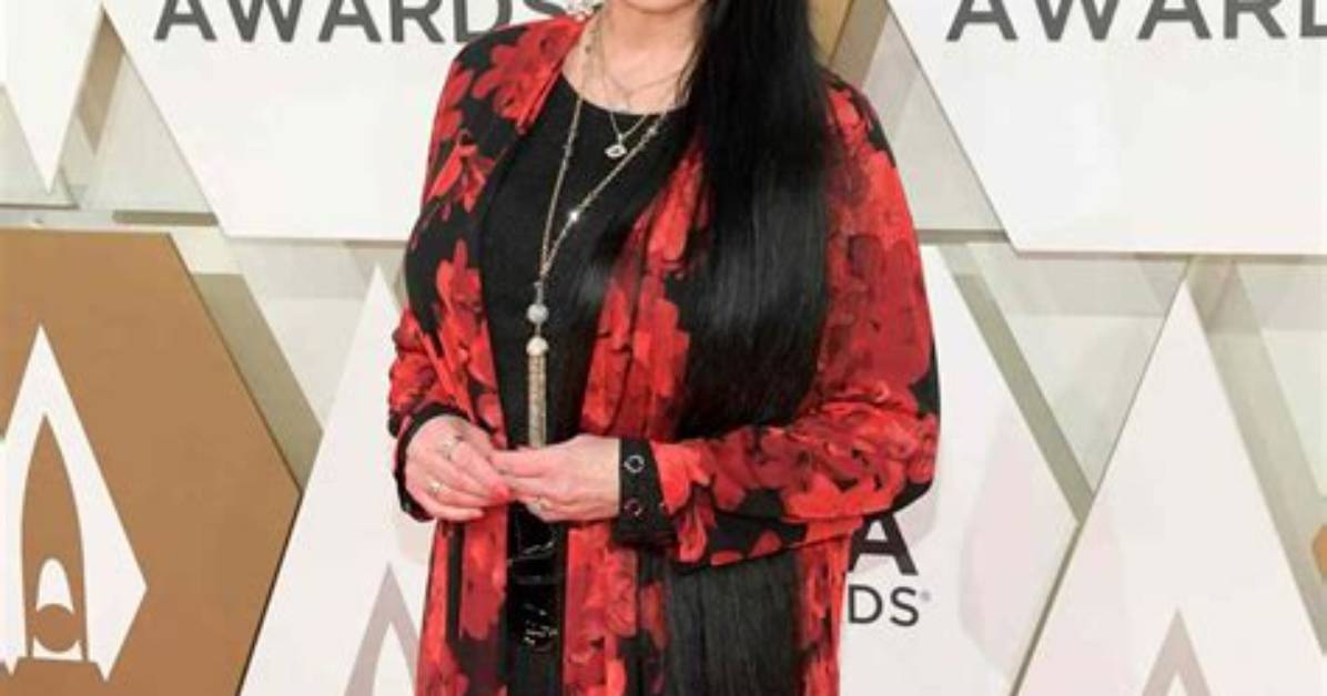 The Decades Long Bond of Crystal Gayle and Bill Gatzimos a Complete