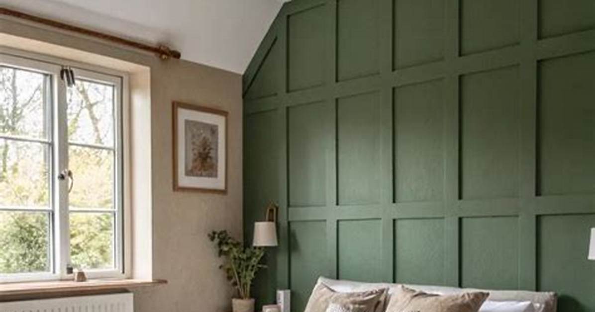 The Evolution of Green Bedroom Walls from Royal Heritage To