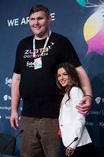 Towering Life of Igor Vovkovinskiy: Height Records, Photos, and Legacy