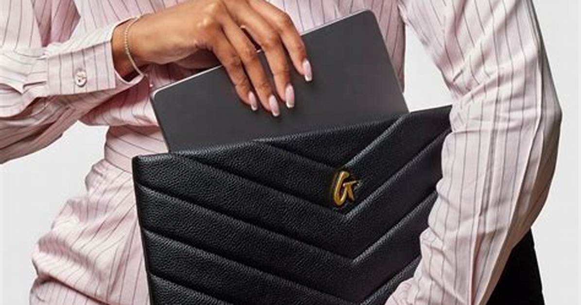 What Really Fits Inside Glam Aholic
