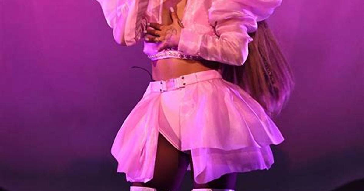 Who Designed Ariana Grande S Stage Outfits Designers Fabrics And