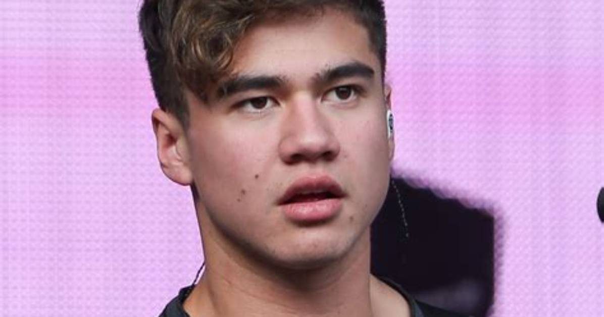 Who Is Calum Hood Dating the Full Guide to His Relationship Status Past Loves And