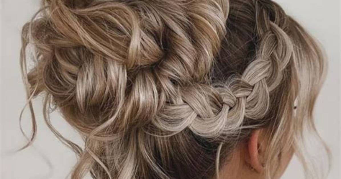 Why Elaborate Updos Are out the Effortless Hair Movement